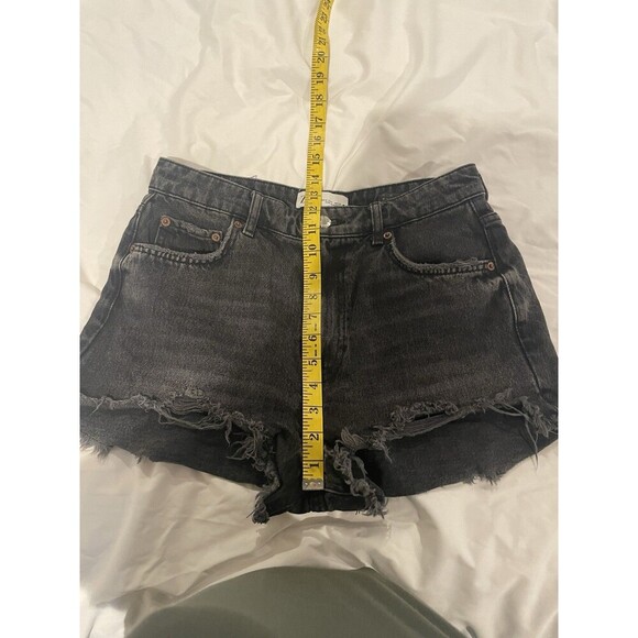 Zara Denim Shorts Women’s 6 High Waisted Black Frayed Hem cutoff Jean Featival - Picture 6 of 12